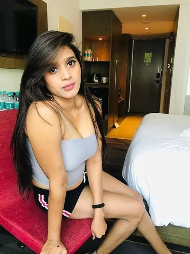 कॉल गर्ल्स सर्विस निवारी